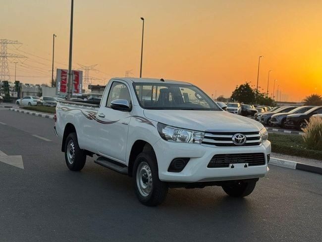 جديدة Toyota Hilux ثامناً, 2.7 l, 2025 في في دبي من Rimal Motors FZE، اللون أبيض. مواصفات الخليج | AUTO.AE