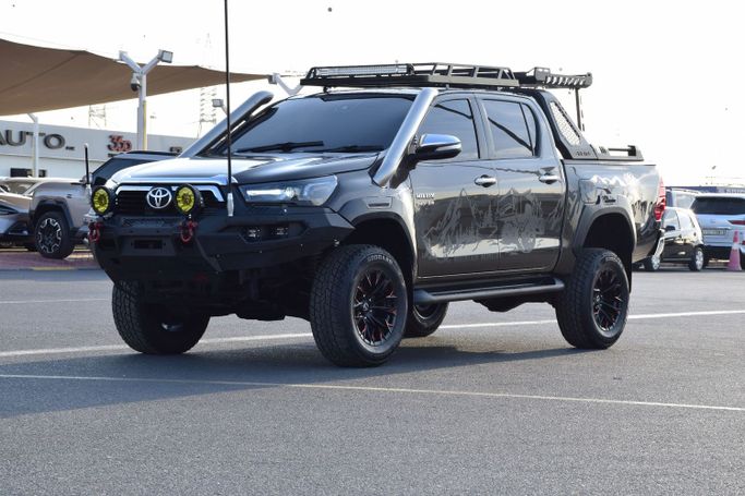 مستعملة Toyota Hilux شد الوجه الثامن, 2.8 l, 2022 في في دبي من Xtreme Auto FZE، اللون أخضر. المواصفات الأسترالية | AUTO.AE