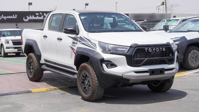 جديدة Toyota Hilux عملية شد الوجه الثامن 2, 2.8 l, 2024 في في دبي من Atlantis Motors FZE، اللون أبيض. مواصفات الخليج | AUTO.AE