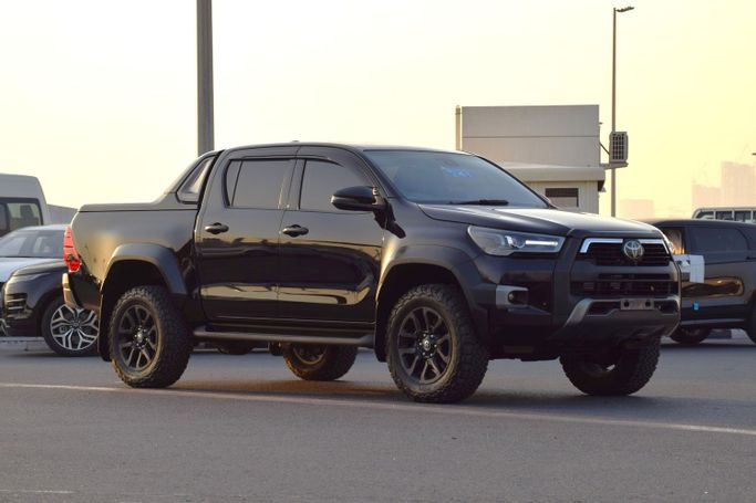 Подержанный Toyota Hilux VIII Рестайлинг, 2.8 л, 2023 в Дубае от Xtreme Auto FZE Черный цвет. Australian Specs | AUTO.AE