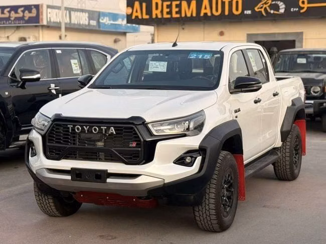 Новый Toyota Hilux VIII Рестайлинг, 4.0 л, 2025 в Дубае от AL REEM AUTO Белый цвет. GCC | AUTO.AE | Объявление #231594