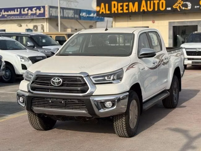 New Toyota Hilux VIII Facelift, 2.7 l, 2025 in Dubai by AL REEM AUTO, White color. GCC Specs | AUTO.AE | Listing #231881