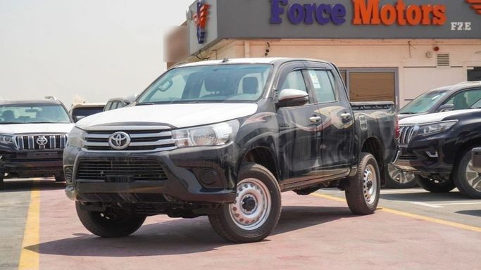 Новый Toyota Hilux VIII, 2.7 л, 2025 в Дубае от FORCE MOTORS FZE Черный цвет. GCC | AUTO.AE