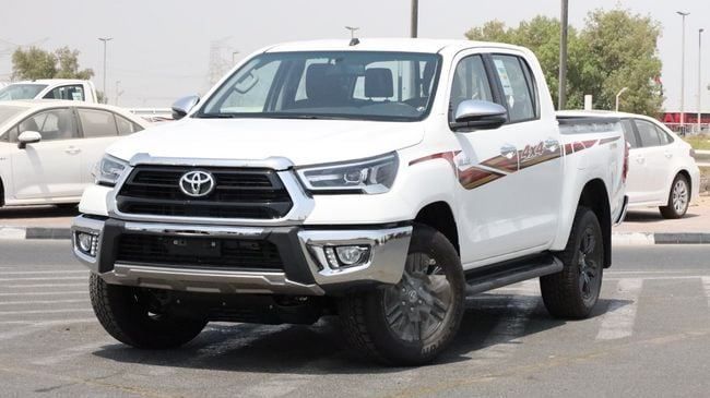 جديدة Toyota Hilux شد الوجه الثامن, 4.0 l, 2025 في في دبي من Maqbool Motors FZCO، اللون أبيض. مواصفات الخليج | AUTO.AE