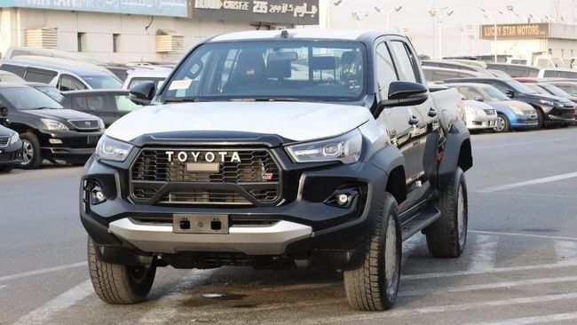 Новый Toyota Hilux VIII Рестайлинг, 4.0 л, 2025 в Дубае от Maqbool Motors FZCO Черный цвет. GCC | AUTO.AE
