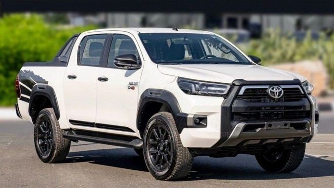 Новый Toyota Hilux VIII Рестайлинг, 2.8 л, 2024 в Дубае от TARGET MOTORS FZE Белый цвет. GCC | AUTO.AE