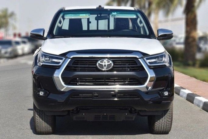 Новый Toyota Hilux VIII Рестайлинг, 2.8 л, 2024 в Дубае от TARGET MOTORS FZE Черный цвет. GCC | AUTO.AE