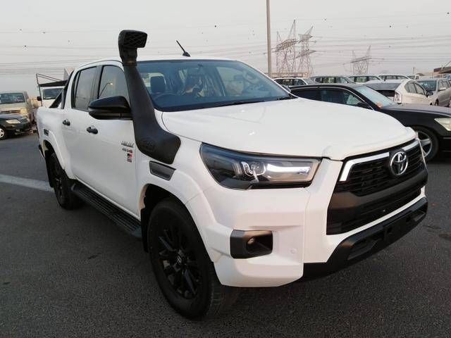 مستعملة Toyota Hilux ثامناً, 2.4 l, 2018 في في دبي من SONDOS MOTORS FZE، اللون أبيض. أخرى | AUTO.AE