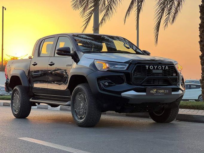 Новый Toyota Hilux VIII Рестайлинг, 2.8 л, 2024 в Дубае от FORMULA AUTO Черный цвет.  | AUTO.AE | Объявление #239911