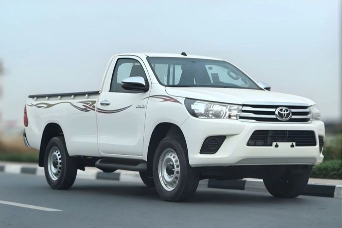 Новый Toyota Hilux VIII, 2.7 л, 2026 в Дубае от PRIME AUTOMOBILES Белый цвет. GCC | AUTO.AE