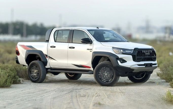 جديدة Toyota Hilux فيس ليفت الثامن, 4.0 l, 2025 في في دبي من ZOHAAN MOTORS FZCO، اللون أبيض. مواصفات الخليج | AUTO.AE | إعلان #241264