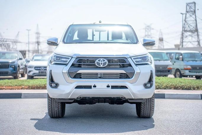 جديدة Toyota Hilux فيس ليفت الثامن, 2.4 l, 2025 في في دبي من Hussein Ghulam Motors FZCO، اللون أبيض. مواصفات الخليج | AUTO.AE