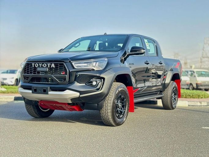جديدة Toyota Hilux فيس ليفت الثامن, 4.0 l, 2025 في في دبي من Hussein Ghulam Motors FZCO، اللون أسود. مواصفات الخليج | AUTO.AE