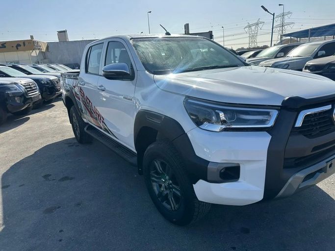مستعملة Toyota Hilux فيس ليفت الثامن, 2.4 l, 2023 في في دبي من GREENLIGHT MOTORS، اللون أبيض. مواصفات الخليج | AUTO.AE
