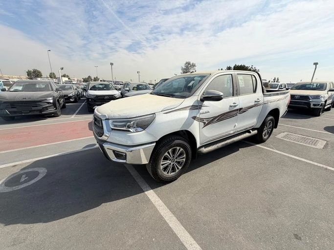 New Toyota Hilux VIII Facelift, 2.7 l, 2025 in Dubai by QUALITY AUTO FZC, White color. GCC Specs | AUTO.AE | Listing #244557
