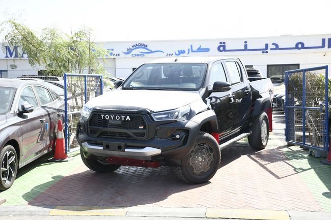 New Toyota Hilux VIII Facelift, 4.0 l, 2025 in Dubai by AL MADINA CARS FZE, Black color. GCC Specs | AUTO.AE