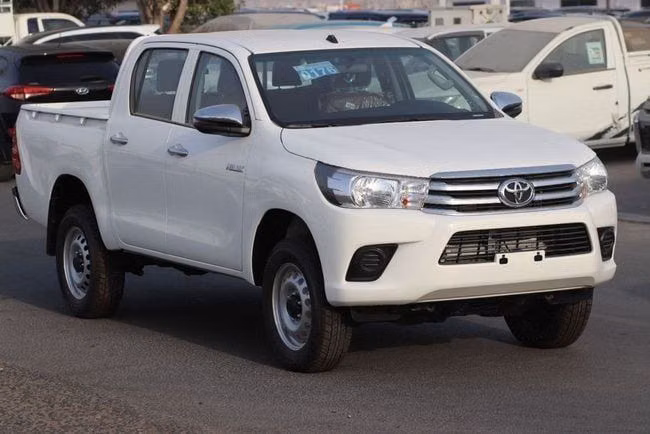 Новый Toyota Hilux VIII, 2.4 л, 2025 в Дубае от AL SHERAA AL MALAKI Белый цвет. GCC | AUTO.AE | Объявление #244951