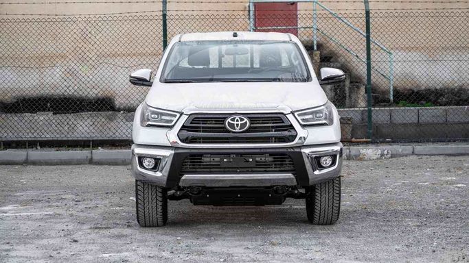 Новый Toyota Hilux VIII, 2.7 л, 2026 в Дубае от Auto Vision LLC Белый цвет.  | AUTO.AE | Объявление #245149