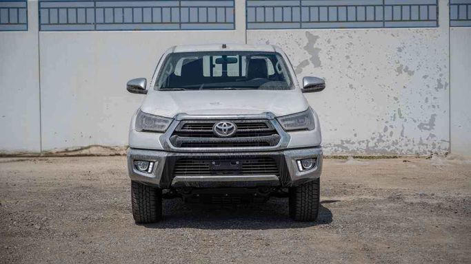 Новый Toyota Hilux VIII, 2.7 л, 2025 в Дубае от Auto Vision LLC Белый цвет.  | AUTO.AE