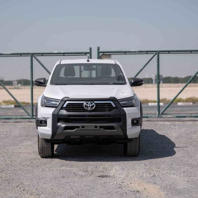 Новый Toyota Hilux VIII Рестайлинг, 4.0 л, 2025 в Дубае от Auto Vision LLC Белый цвет.  | AUTO.AE