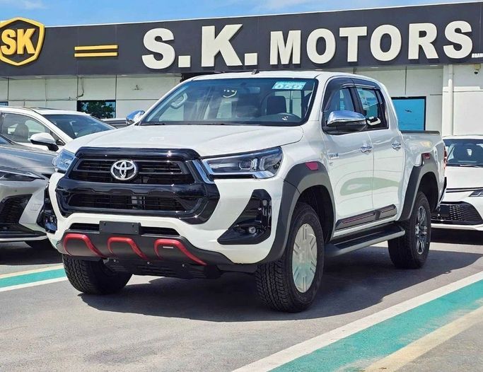 جديدة Toyota Hilux فيس ليفت الثامن, 4.0 l, 2026 في في دبي من SK Motors، اللون أبيض. مواصفات الخليج | AUTO.AE | إعلان #257489