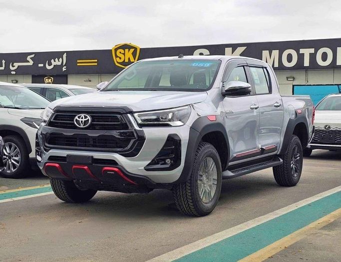 جديدة Toyota Hilux فيس ليفت الثامن, 4.0 l, 2026 في في دبي من SK Motors، اللون فضي. مواصفات الخليج | AUTO.AE | إعلان #257490