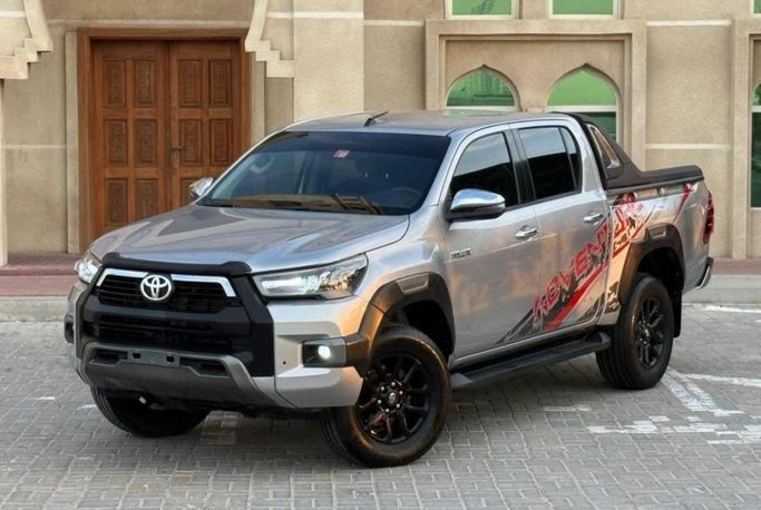 مستعملة Toyota Hilux فيس ليفت الثامن, 2.7 l, 2022 في في دبي من HH MOTORS CORPORATION، اللون فضي. مواصفات الخليج | AUTO.AE | إعلان #260075