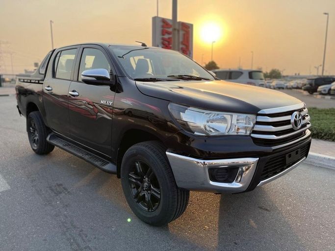 Used Toyota Hilux VIII, 2.7 l, 2017 in Dubai by HH MOTORS CORPORATION, Black color. GCC Specs | AUTO.AE | Listing #260114