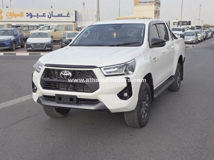 Used Toyota Hilux VIII Facelift, 2.8 l, 2025 in Dubai by Alhamd Motors, White color.  | AUTO.AE | Listing #260725