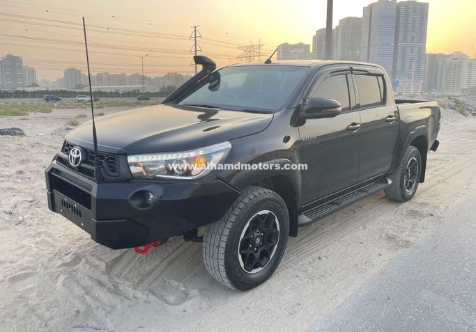 مستعملة Toyota Hilux ثامناً, 2.8 l, 2018 في في دبي من Alhamd Motors، اللون أسود.  | AUTO.AE | إعلان #260744