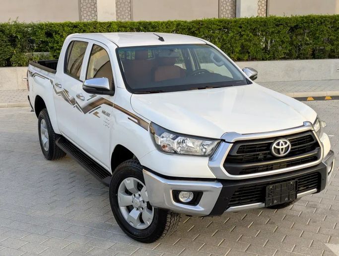 مستعملة Toyota Hilux فيس ليفت الثامن, 2.4 l, 2024 في في دبي من NEW ABU TAJ MOTORS، اللون أبيض. مواصفات الخليج | AUTO.AE | إعلان #262671