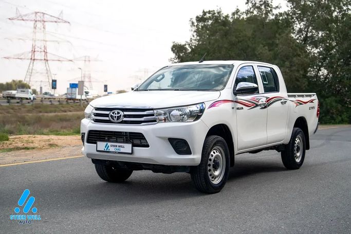 Used Toyota Hilux VIII, 2.7 l, 2022 in Dubai by SteerWell Auto, White color. GCC Specs | AUTO.AE | Listing #263912