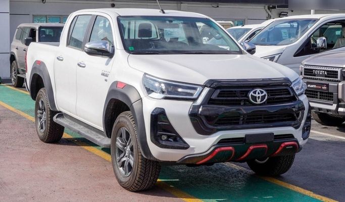 New Toyota Hilux VIII Facelift, 4.0 l, 2025 in Dubai by Atlantis Motors FZE, White color. GCC Specs | AUTO.AE | Listing #265172