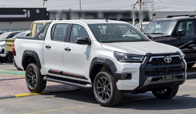 Новый Toyota Hilux VIII Рестайлинг, 4.0 л, 2024 в Дубае от Atlantis Motors FZE Белый цвет. GCC | AUTO.AE | Объявление #265210