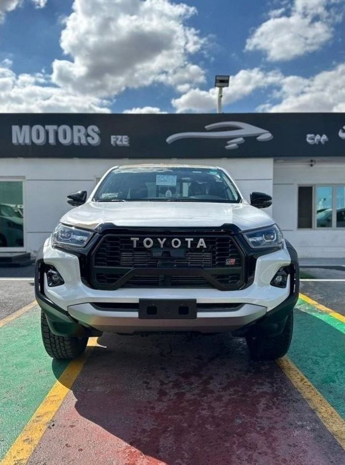 New Toyota Hilux VIII Facelift, 2.8 l, 2024 in Dubai by Atlantis Motors FZE, White color. GCC Specs | AUTO.AE | Listing #265217