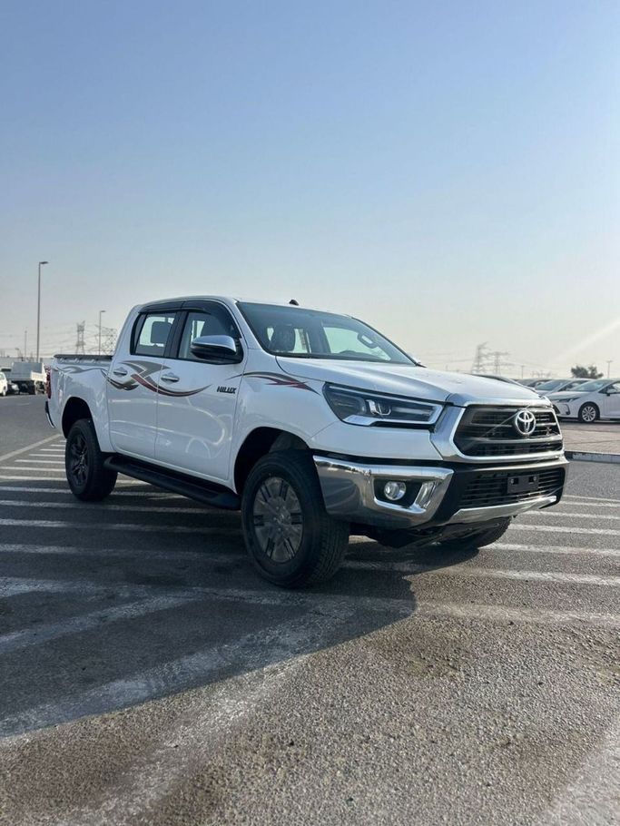 New Toyota Hilux VIII Facelift, 2.7 l, 2025 in Dubai by ADDRESS MOTORS, White color. GCC Specs | AUTO.AE | Listing #265857
