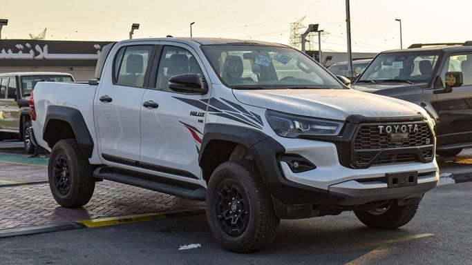 New Toyota Hilux VIII Facelift, 4.0 l, 2025 in Dubai by Atlantis Motors FZE, White color. GCC Specs | AUTO.AE | Listing #265921