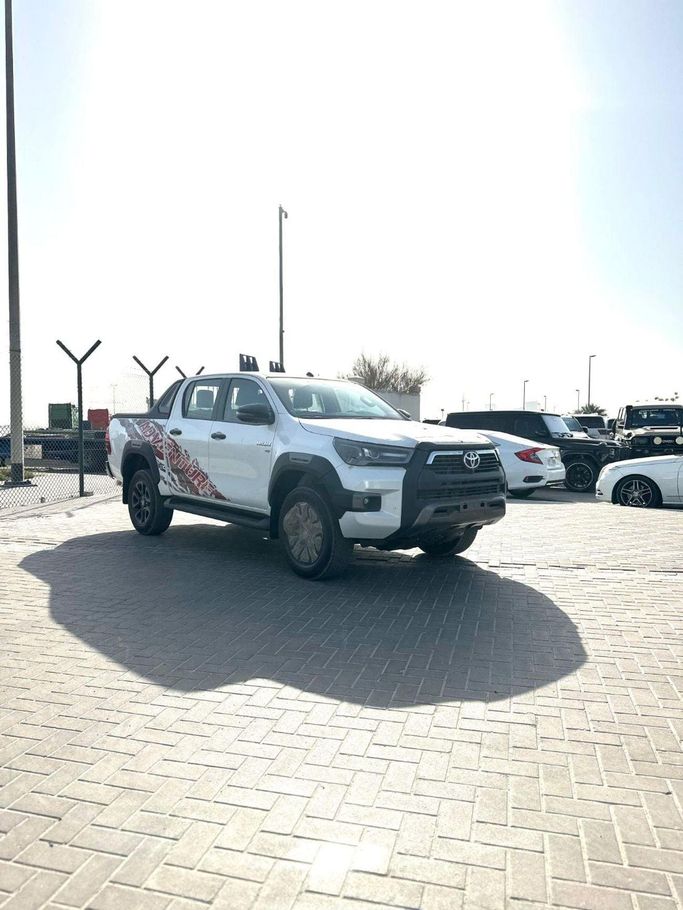 Новый Toyota Hilux VIII Рестайлинг, 4.0 л, 2025 в Дубае от Atlantis Motors FZE Белый цвет. GCC | AUTO.AE | Объявление #265922