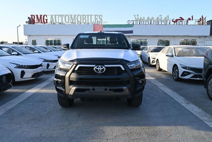 جديدة Toyota Hilux فيس ليفت الثامن, 4.0 l, 2026 في في دبي من RMG Automobiles، اللون أسود. مواصفات الخليج | AUTO.AE | إعلان #266069