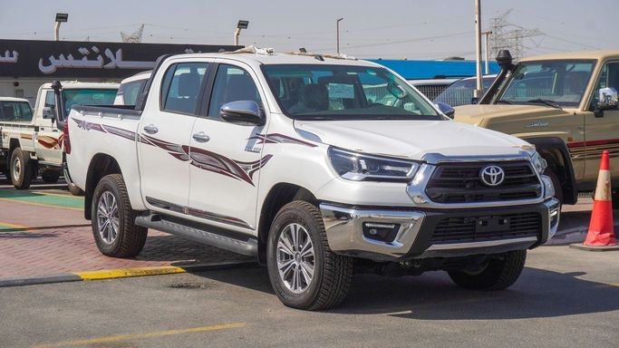 Новый Toyota Hilux VIII Рестайлинг, 2.7 л, 2025 в Дубае от Atlantis Motors FZE Белый цвет. GCC | AUTO.AE | Объявление #266336