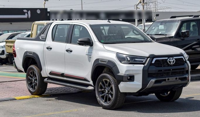 Новый Toyota Hilux VIII Рестайлинг, 4.0 л, 2024 в Дубае от Atlantis Motors FZE Белый цвет. GCC | AUTO.AE | Объявление #266451