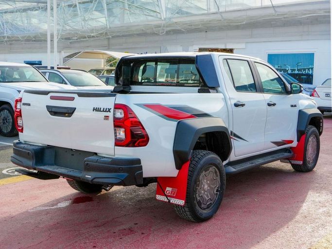 Новый Toyota Hilux VIII Рестайлинг 2, 2.8 л, 2026 в Дубае от Allied Motors Белый цвет. GCC | AUTO.AE | Объявление #267222