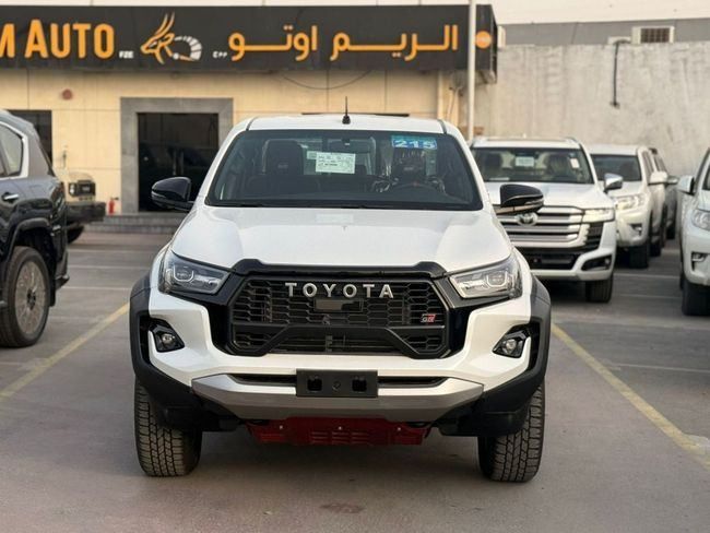 Новый Toyota Hilux VIII Рестайлинг 2, 2.8 л, 2025 в Дубае от AL REEM AUTO Белый цвет. GCC | AUTO.AE | Объявление #269050
