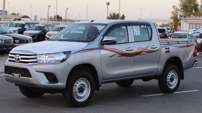 Новый Toyota Hilux VIII, 2.4 л, 2024 в Дубае от TARGET MOTORS FZE Серебристый цвет. GCC | AUTO.AE | Объявление #269678
