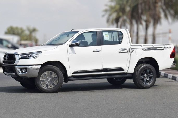 جديدة Toyota Hilux فيس ليفت الثامن, 2.7 l, 2025 في في دبي من TARGET MOTORS FZE، اللون أبيض. مواصفات الخليج | AUTO.AE | إعلان #269746