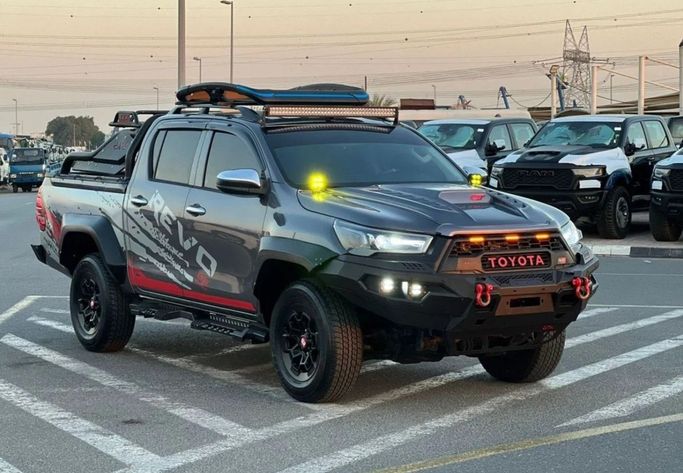 مستعملة Toyota Hilux فيس ليفت الثامن, 2.7 l, 2021 في في دبي من SIKANDAR MOTORS، اللون رمادي. مواصفات الخليج | AUTO.AE | إعلان #270353