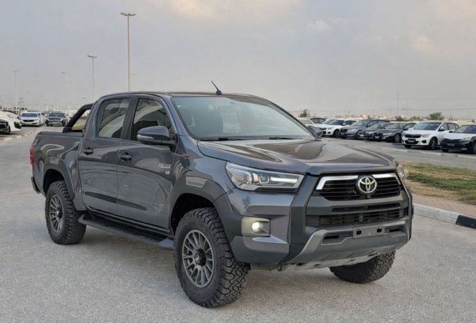 Подержанный Toyota Hilux VIII Рестайлинг, 4.0 л, 2023 в Дубае от Humera automobile fze Серый цвет. GCC | AUTO.AE | Объявление #271274