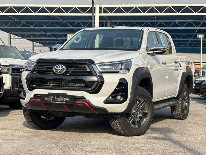 Новый Toyota Hilux VIII Рестайлинг, 4.0 л, 2026 в ОАЭ, Дубай от FORMULA AUTO Белый цвет. GCC | AUTO.AE | Объявление #273582