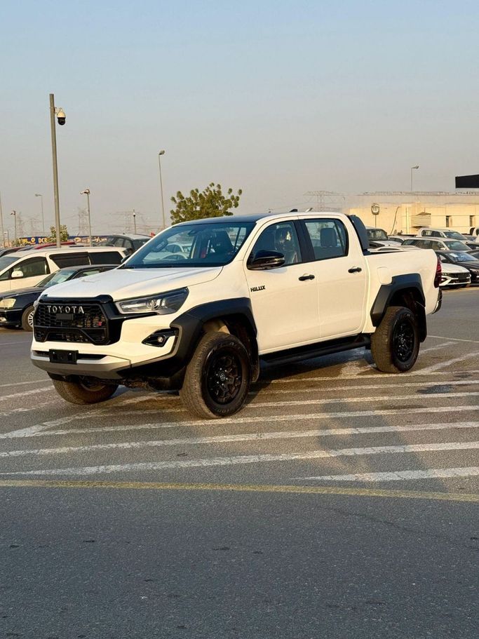 Новый Toyota Hilux VIII Рестайлинг, 2.8 л, 2025 в ОАЭ, Дубай от Signature Motors FZE Белый цвет. GCC | AUTO.AE | Объявление #278484