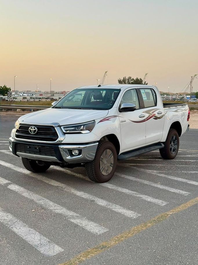 Новый Toyota Hilux VIII Рестайлинг, 2.7 л, 2025 в ОАЭ, Дубай от Signature Motors FZE Белый цвет. GCC | AUTO.AE | Объявление #278490